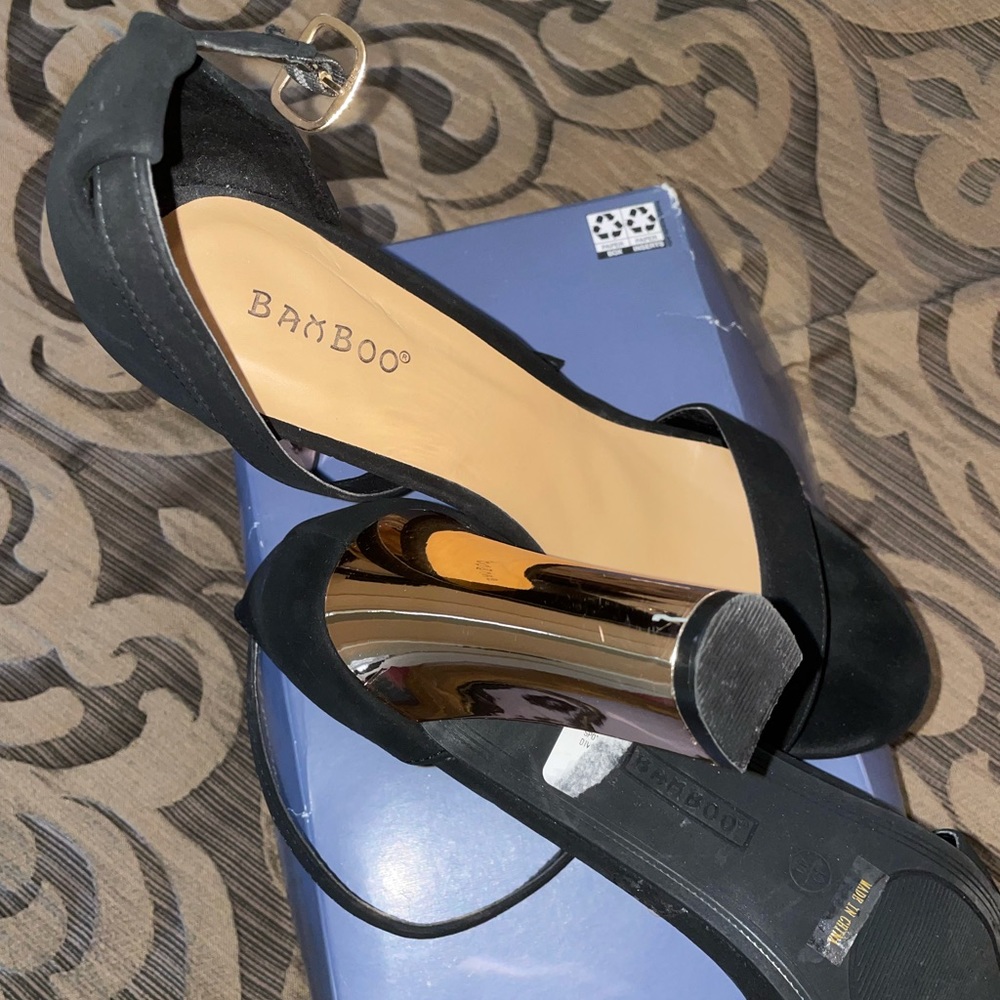 Black and gold velvet heels